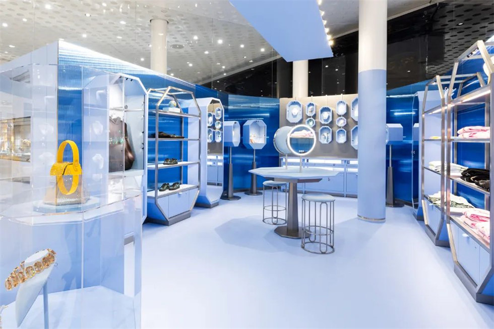 施華洛世奇水晶世界店鋪展柜設(shè)計(jì)